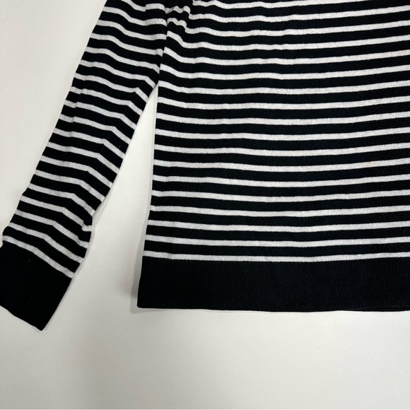 A.n.a Women’s Knit Stripe Long Sleeve Knit Vneck Lightweight Sweater Size Large - Picture 2 of 9